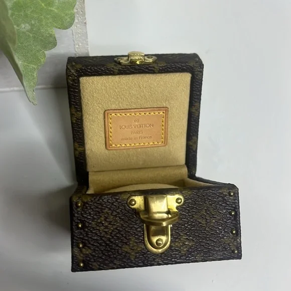 LOUIS VUITTON MINI MONOGRAM TRUNK - Picture 5 of 11